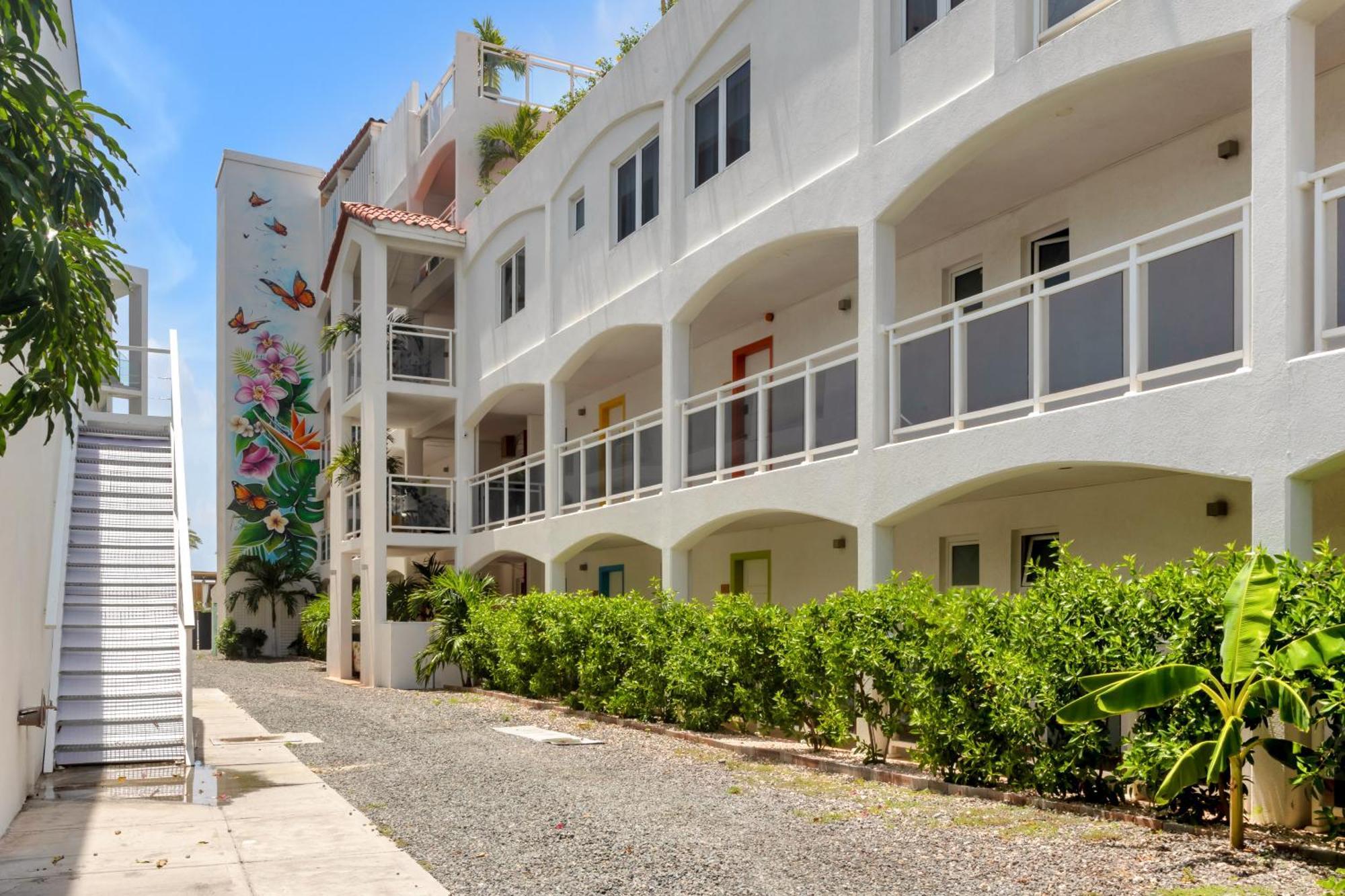 Maho Beach House - Studio - Beach Access Екстер'єр фото