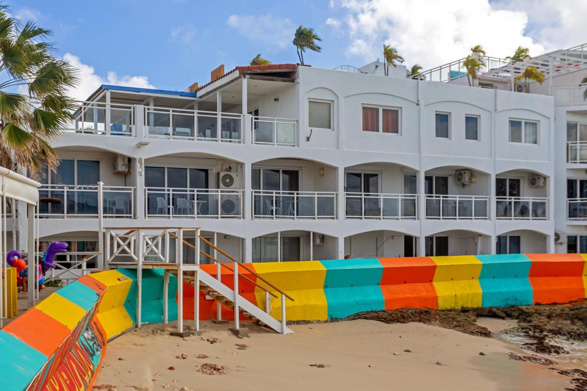 Maho Beach House - Studio - Beach Access Екстер'єр фото